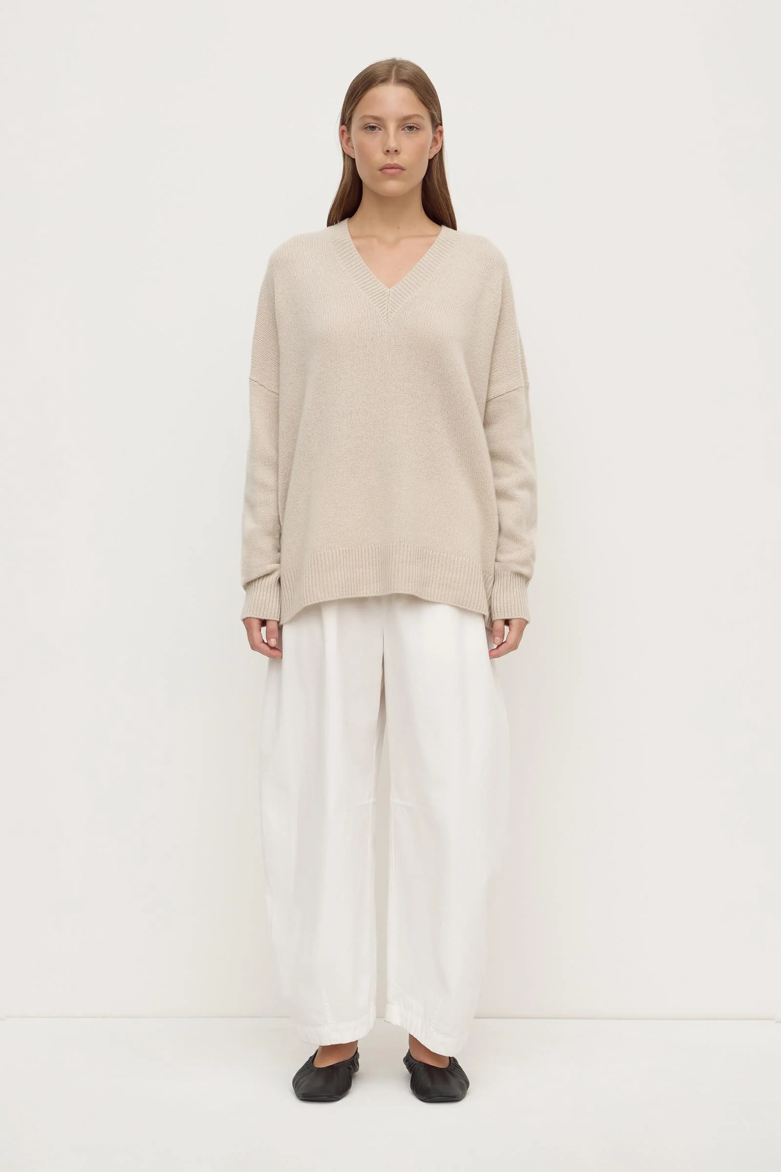 Alora Cashmere V Neck Knit - Image 2