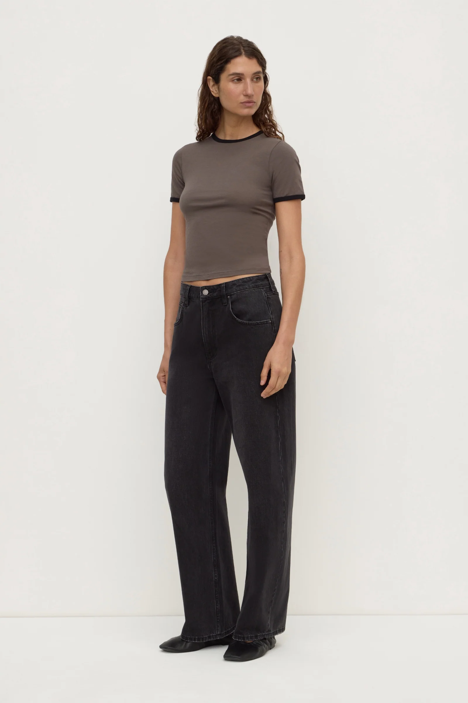 Kourt Contrast Bind Tee - Image 4