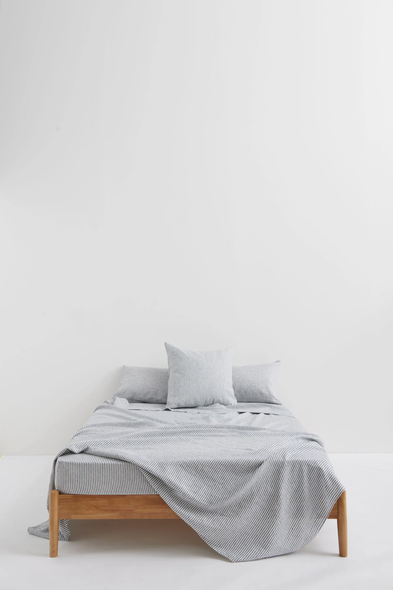 Linen Fitted Sheet - Image 3