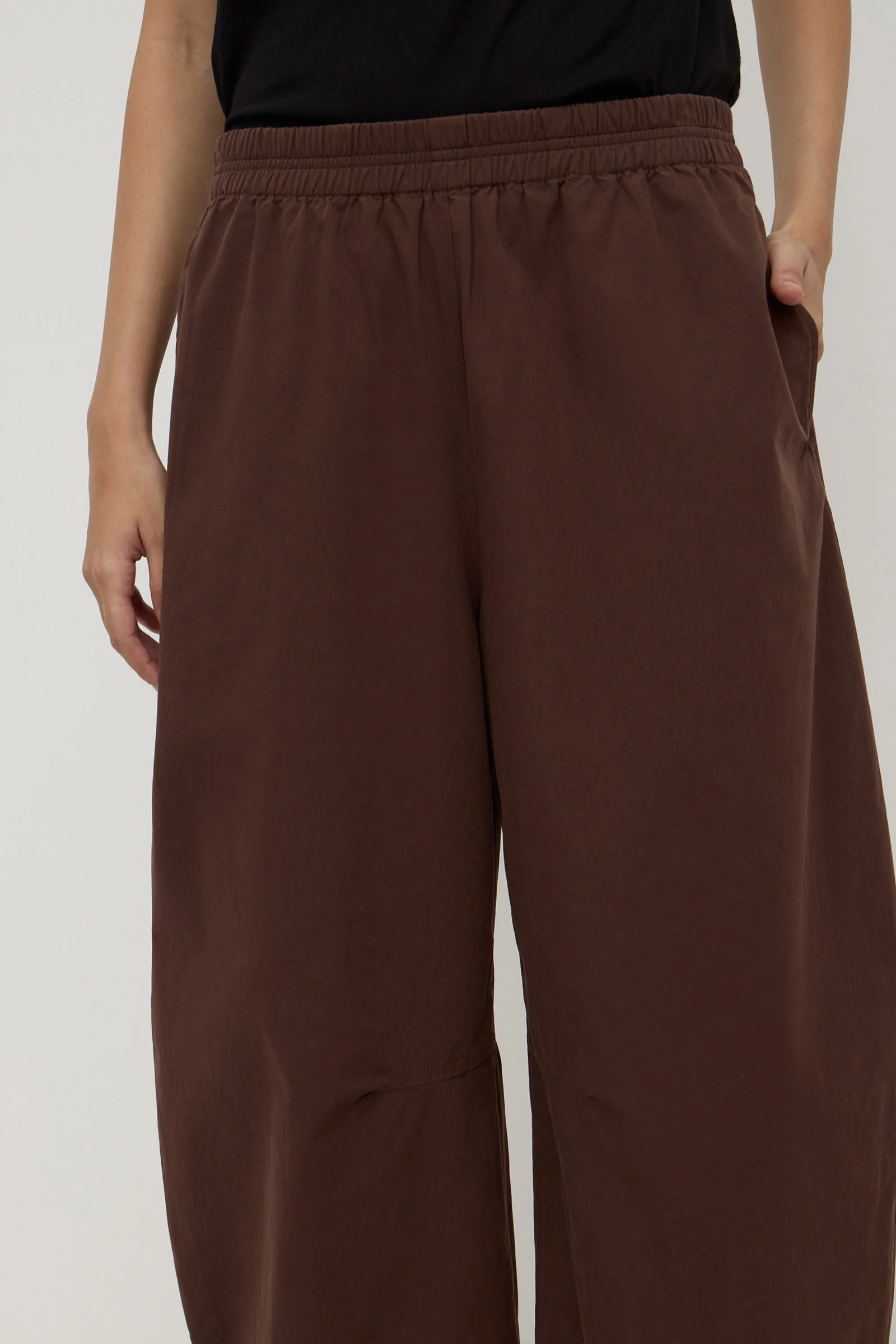 Lola Barrel Pant - Image 6