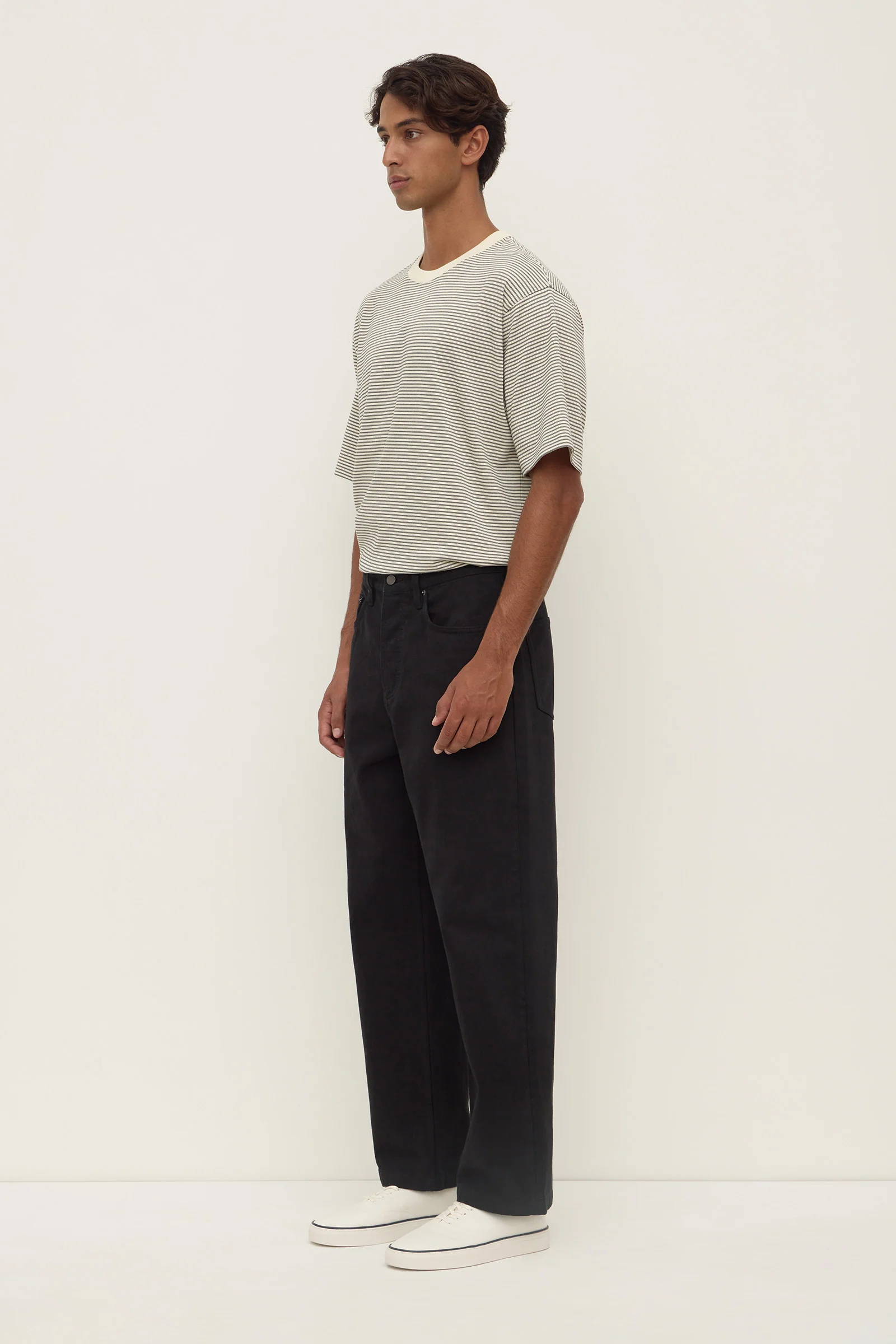 Mens Relaxed Jean - Image 3