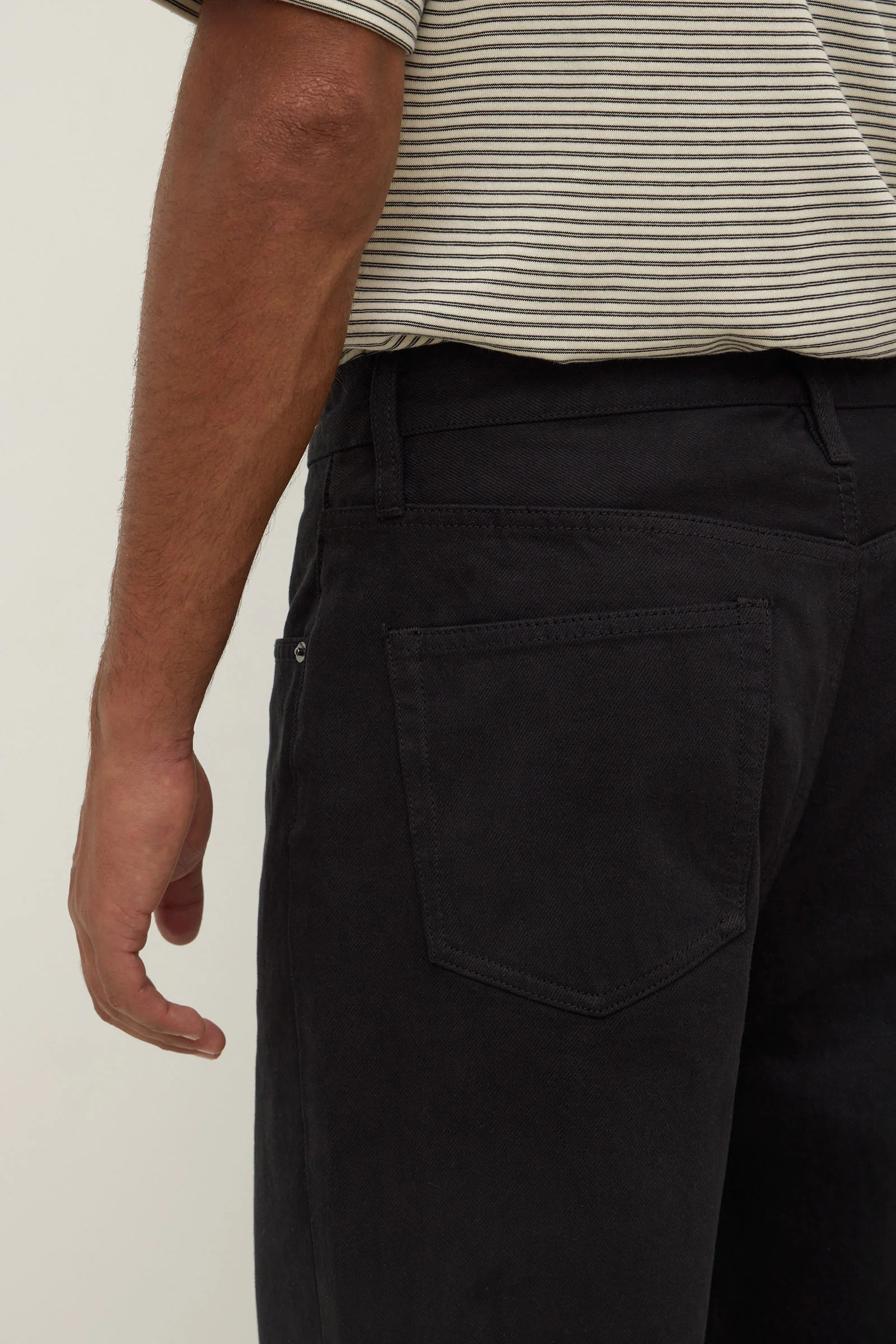 Mens Relaxed Jean - Image 6