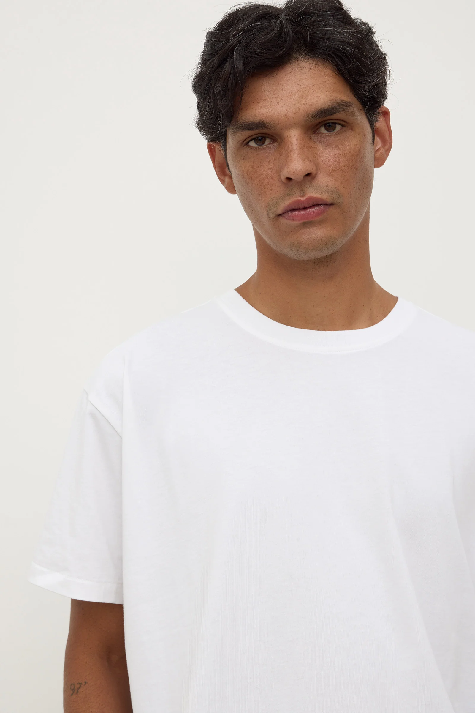Oli Tee - Image 2